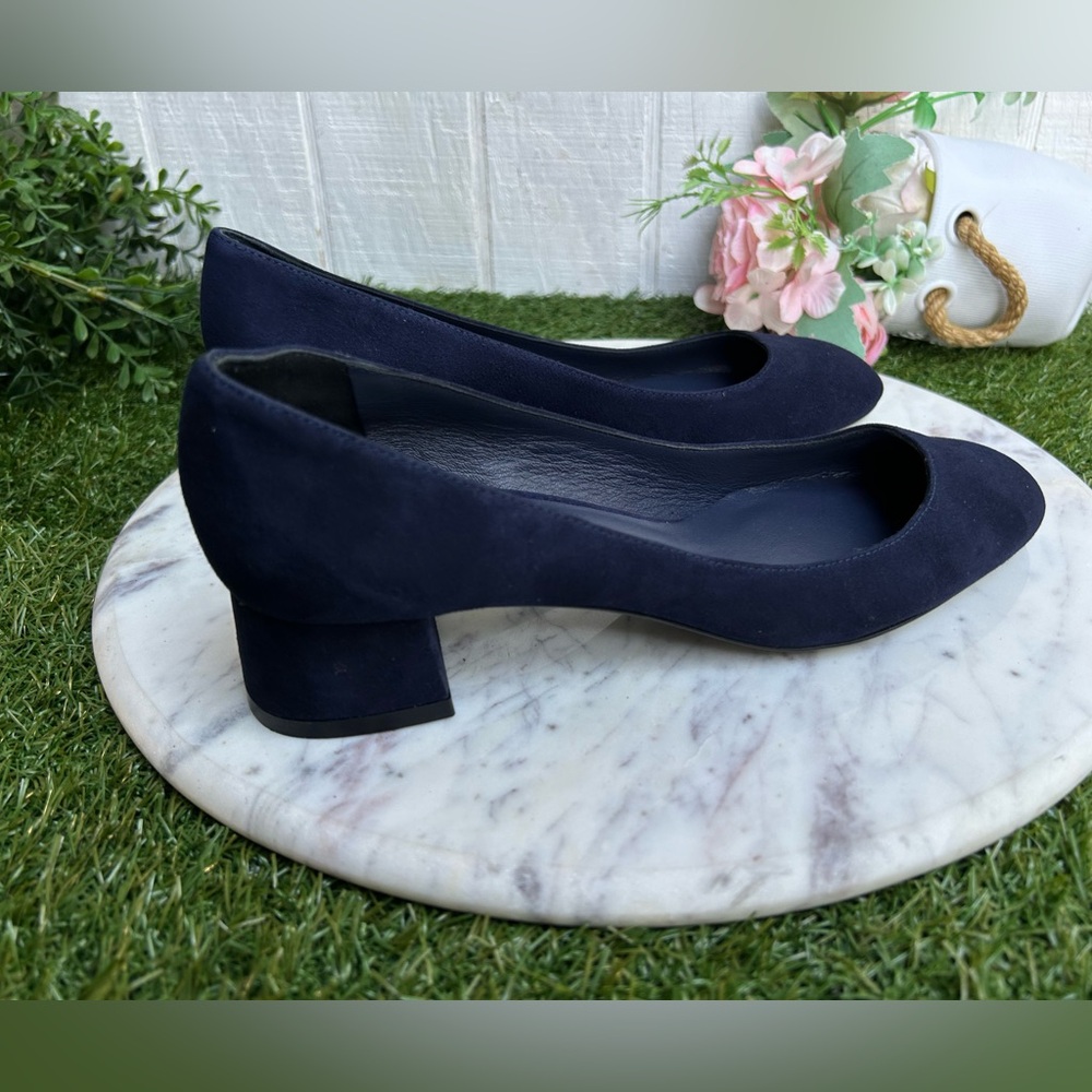 STUART WEITZMAN
Vivienne 35 Pump In Nice
Blue women size 7 NEW
$230 - Picture 6 of 16
